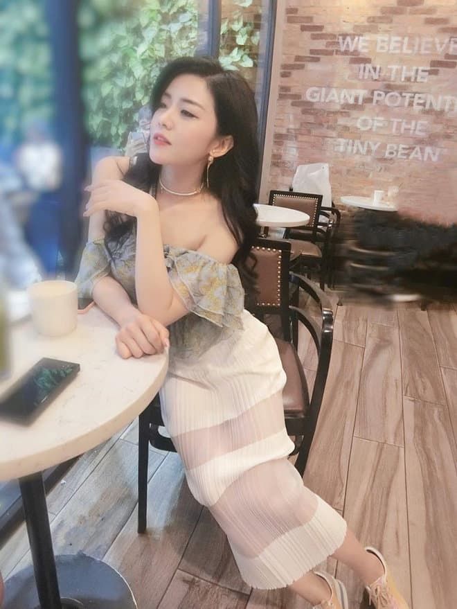 Đột ngột đổi phong cách sexy, em gái Ông Cao Thắng khiến CDM phát sốt