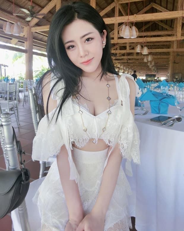 Đột ngột đổi phong cách sexy, em gái Ông Cao Thắng khiến CDM phát sốt
