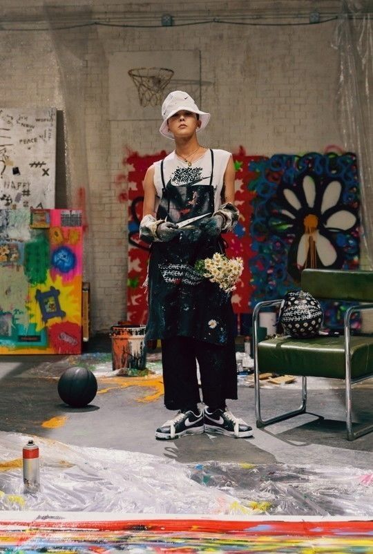 G-Dragon khiến sao Hàn phát sốt với mẫu giày mới do mình thiết kế