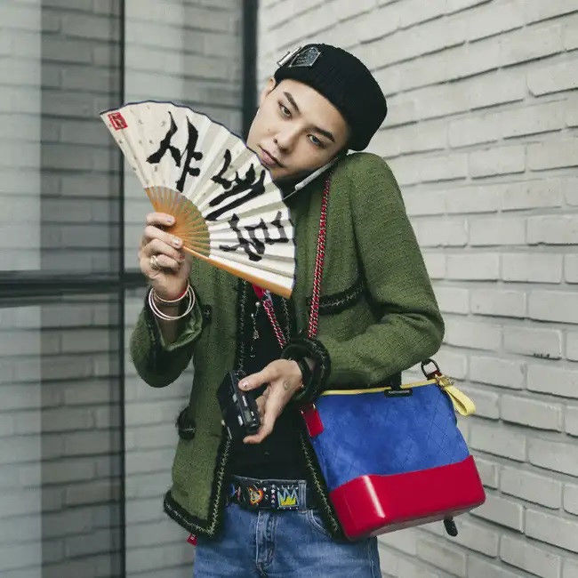 G-Dragon mặc váy sau xuất ngũ, CDM: Huyền thoại thời trang đã trở lại