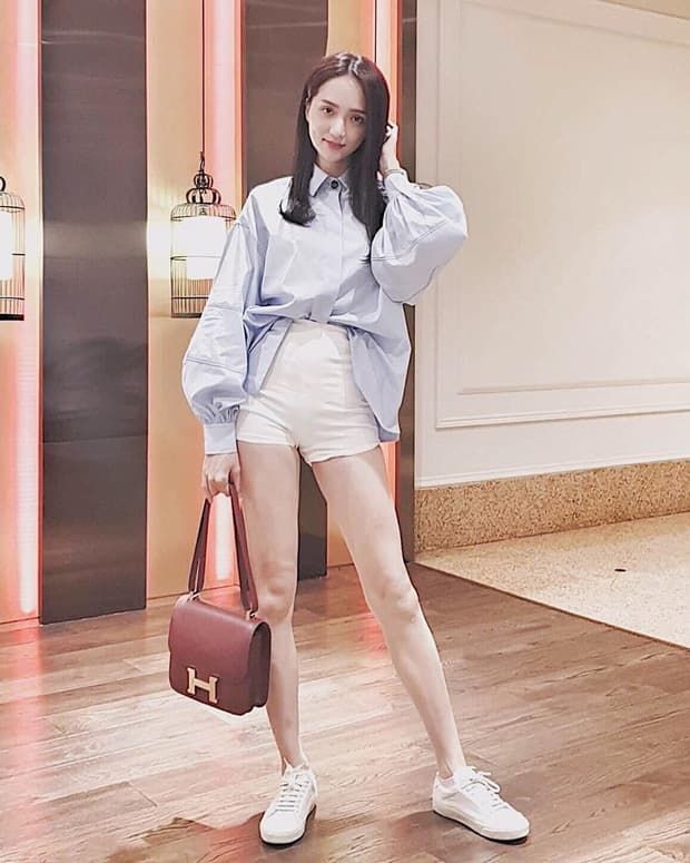 Mới gia nhập đường đua, kho túi hiệu của Hương Giang đã ngày một đồ sộ