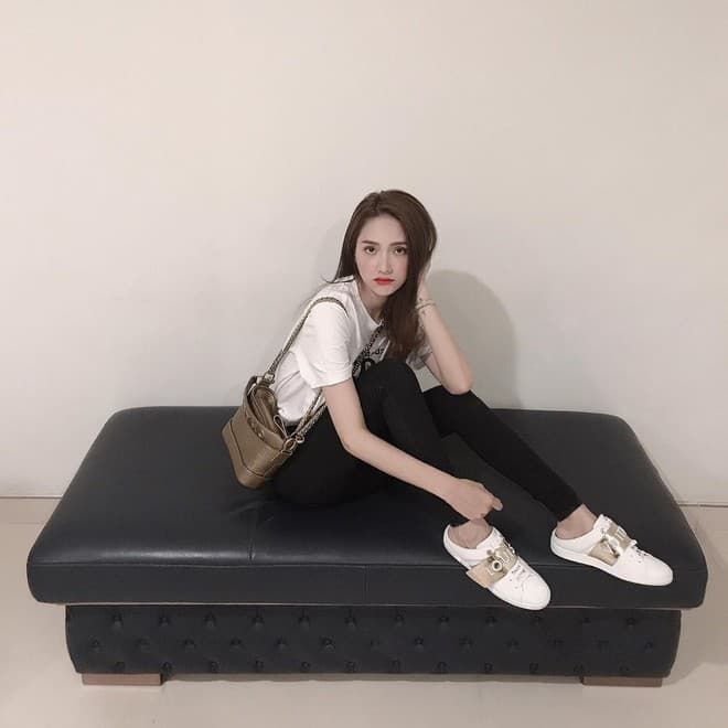 Mới gia nhập đường đua, kho túi hiệu của Hương Giang đã ngày một đồ sộ