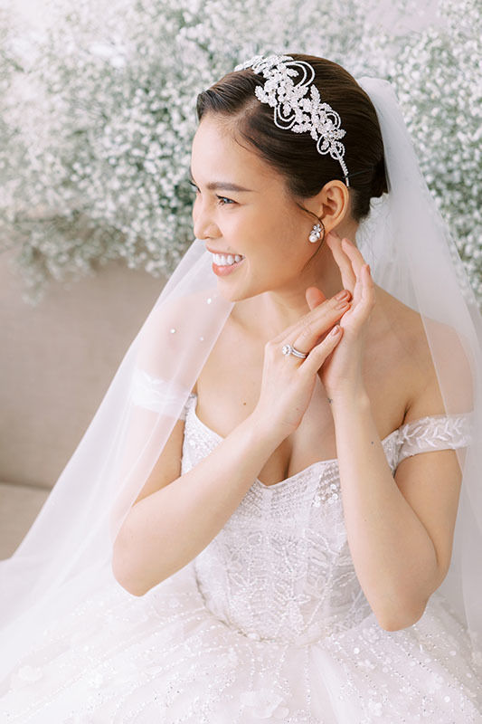 Giang Hồng Ngọc rạng rỡ chụp ảnh cưới cùng chồng và con trai 1 tuổi
