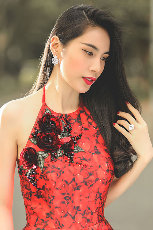 Hà Hồ, Hà Tăng... sao nữ dành cả thanh xuân trung thành với tóc dài