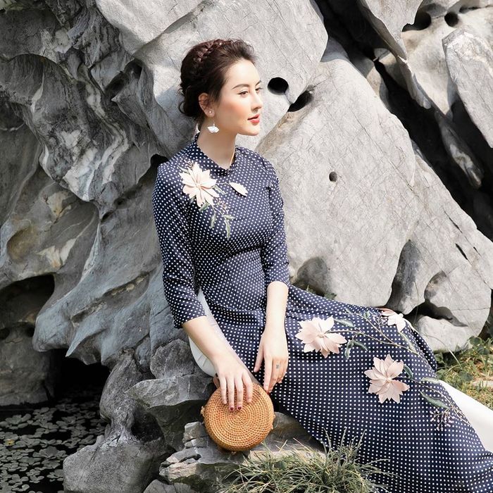 Hà Lade- Mỹ nhân sang chảnh đa phong cách nhất nhì showbiz Việt