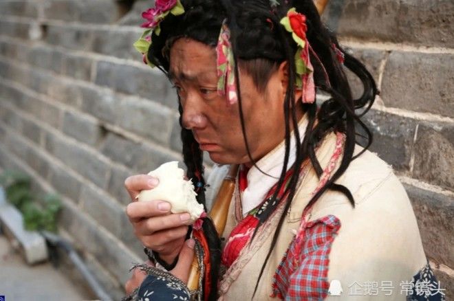 Hành trình từ ăn xin đến cơ ngơi sang trọng của chàng trai xứ Trung