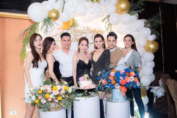 Hậu trường sống ảo của Lý Nhã Kỳ, Mai Phương Thúy thả rông táo bạo