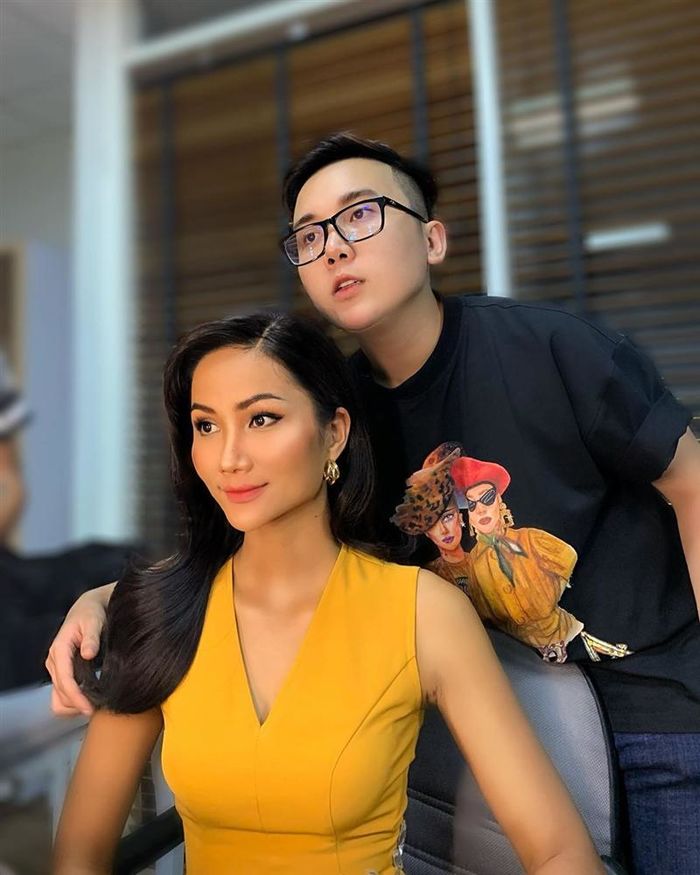 H’Hen Niê phản hồi khi bị chê mặt cứng đơ như búp bê Ken