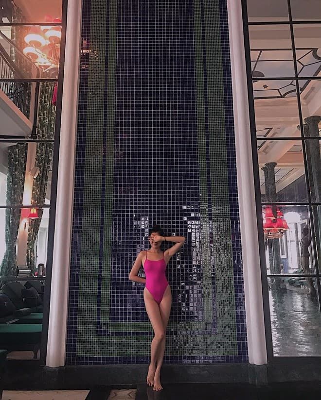 Hiếm hoi mới mặc bikini Lan Ngọc, Midu được khen nức nở vì body đẹp