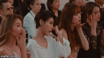 Hình ảnh “bốn mỹ nhân khóc” trong đám cưới Đông Nhi gây bão MXH