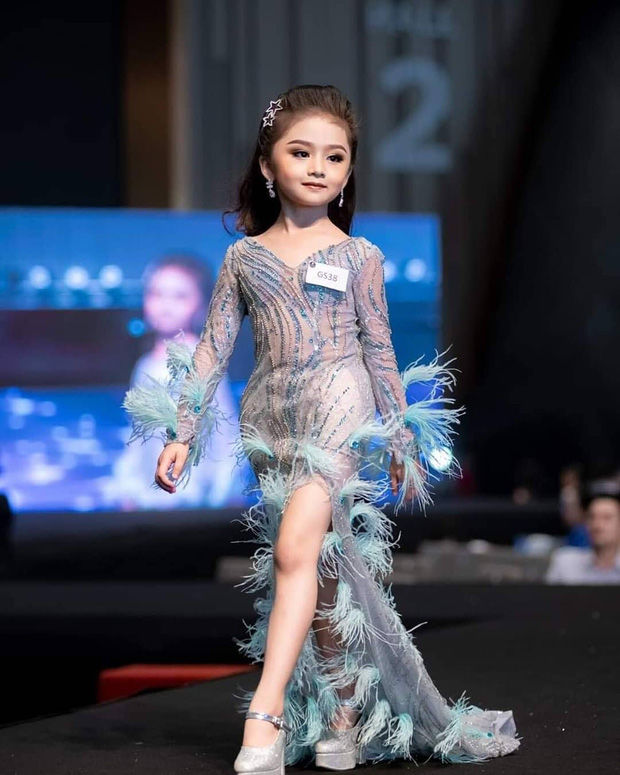 Hoa hậu nhí Thái Lan “gây bão” CĐM vì nhan sắc thần thái đỉnh cao
