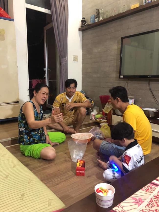 Hoàng Oanh đi thử váy cưới, Lan Khuê tâm sự 5 giai đoạn sau kết hôn