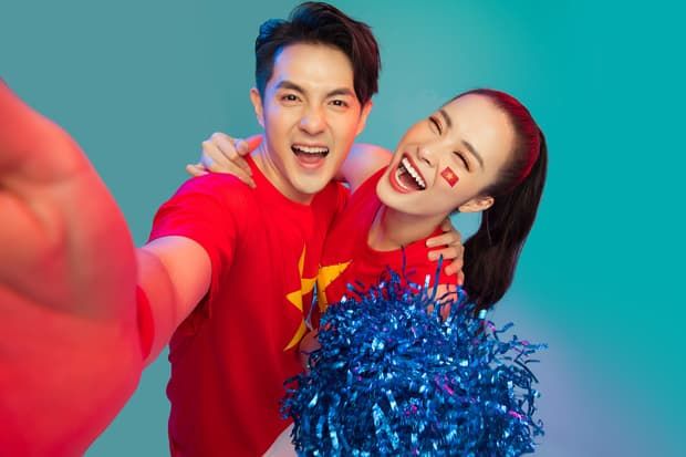Hoàng Thùy chọn Cafe phin sữa đá, BB Hải Triều tựa Hắc Bạch công công