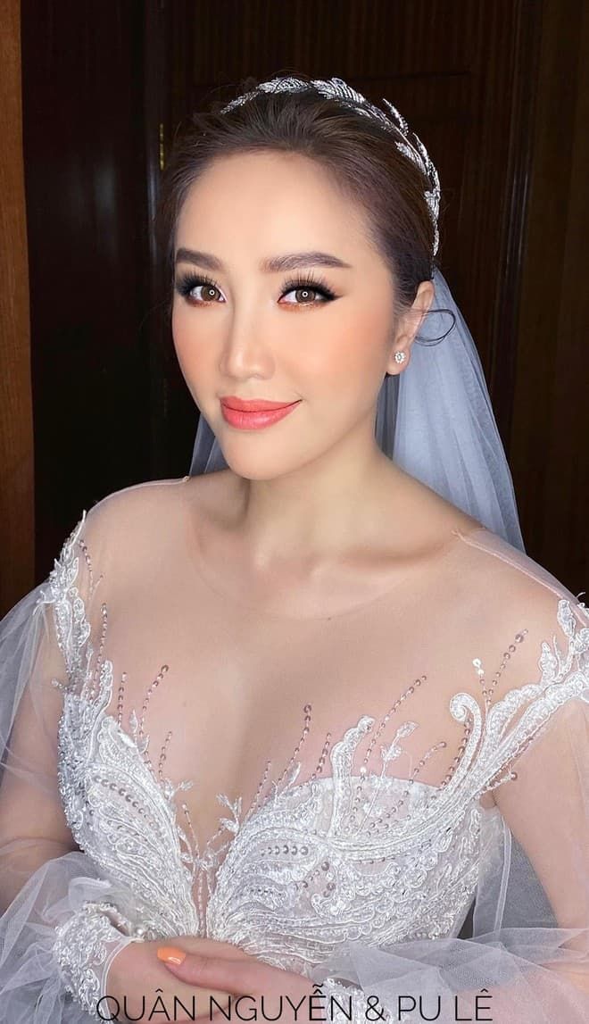 Hội bạn thân nhiều năm trong hôn lễ kín tiếng của công chúa Bảo Thy