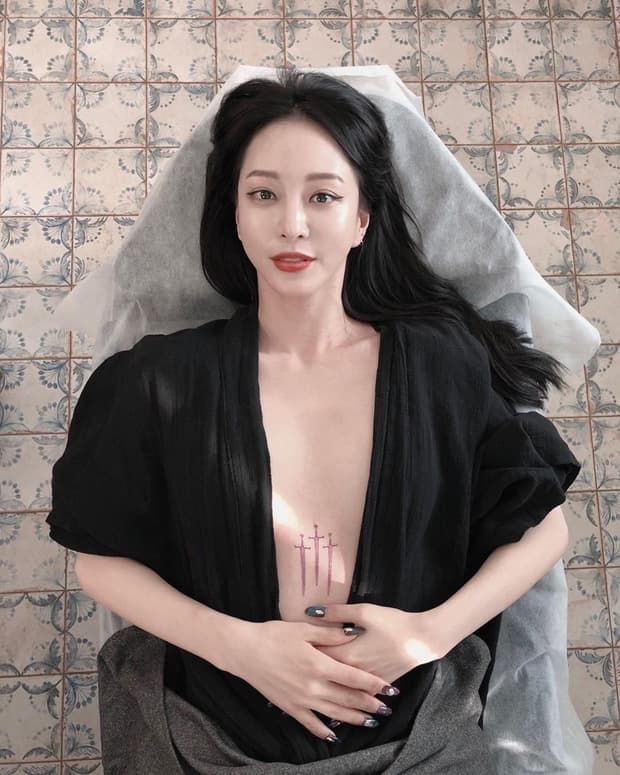Hội chị đại “chơi lớn” xăm mình: Lee Hyori 17 hình xăm “hút mắt”
