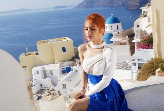 Hương Giang - Mỹ nhân quyến rũ với body nóng bỏng nhất nhì V-biz