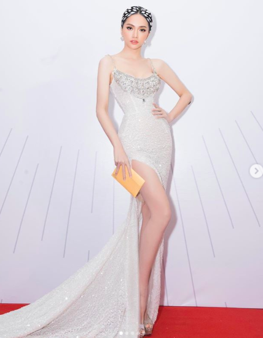 Hương Giang - Mỹ nhân quyến rũ với body nóng bỏng nhất nhì V-biz