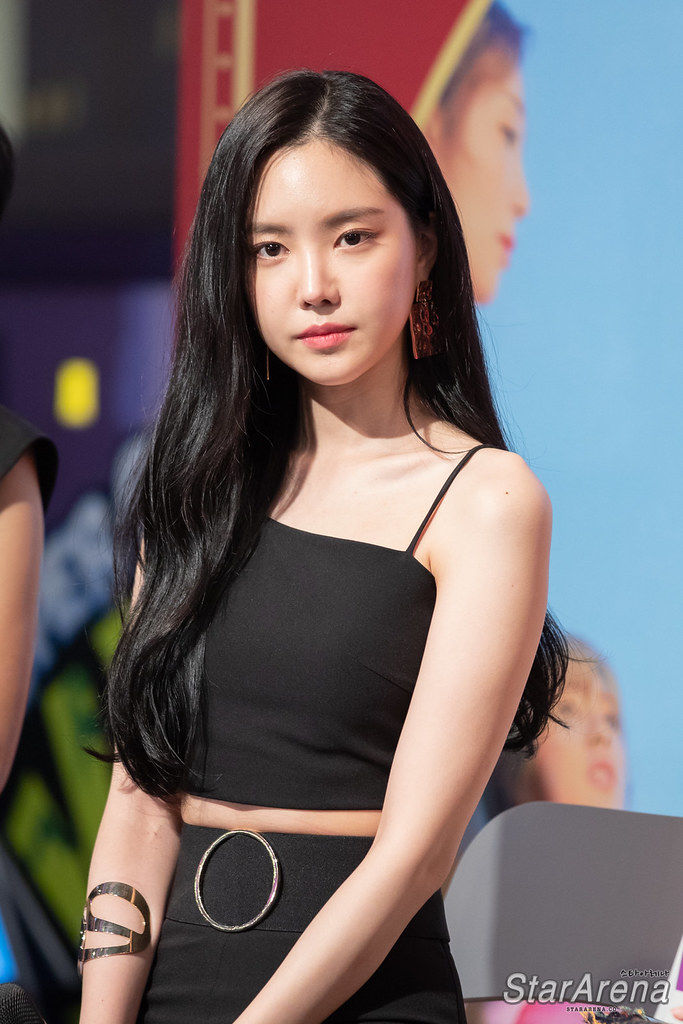 Idol nữ sở hữu bờ vai gợi cảm nhất Kpop: Jennie,Yeji là cực phẩm