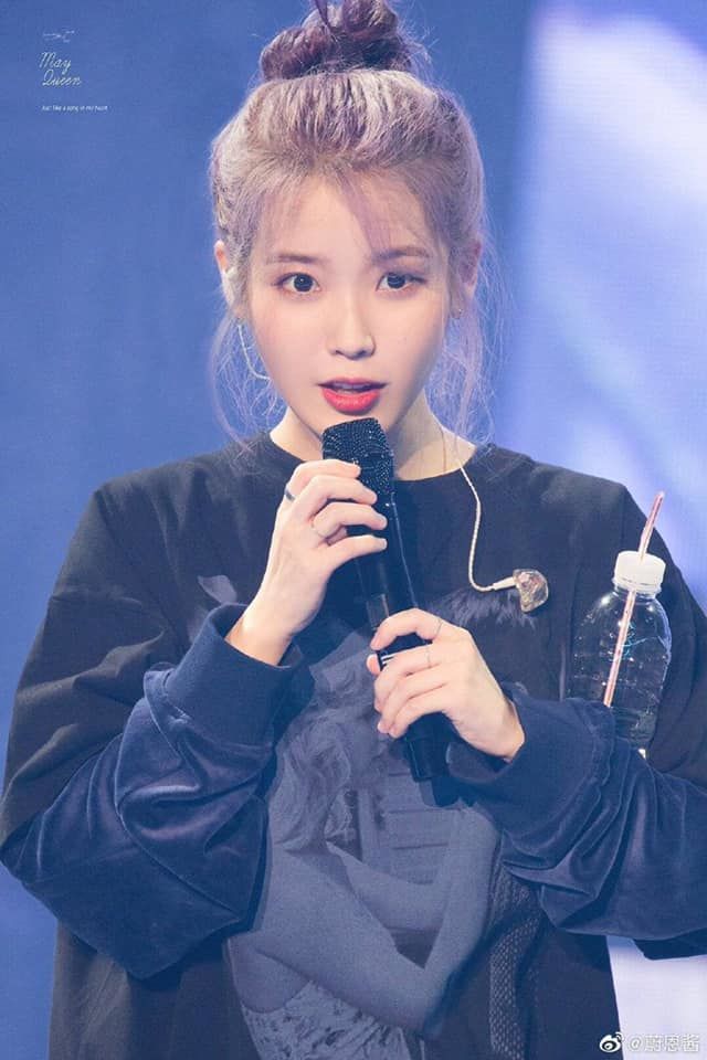 IU xinh ngất ngây trong concert Love Poem với màu tóc gây thương nhớ