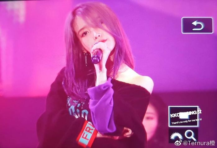 IU xinh ngất ngây trong concert Love Poem với màu tóc gây thương nhớ