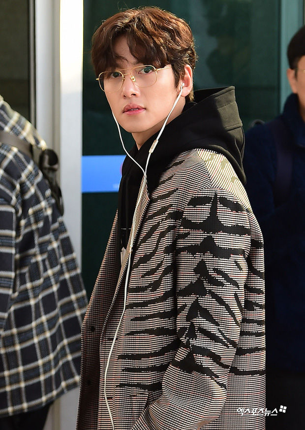 Ji Chang Wook và dàn sao nổi bật ở sân bay sang Việt Nam dự AAA