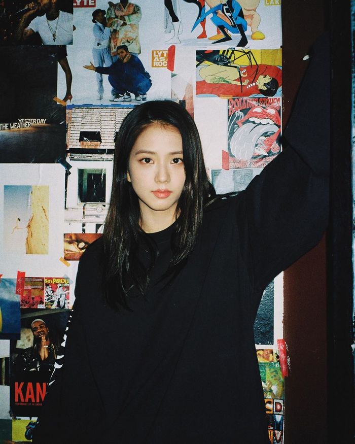 Jisoo (BLACKPINK): Hãy tự biến mình trở thành thần tượng của bản thân