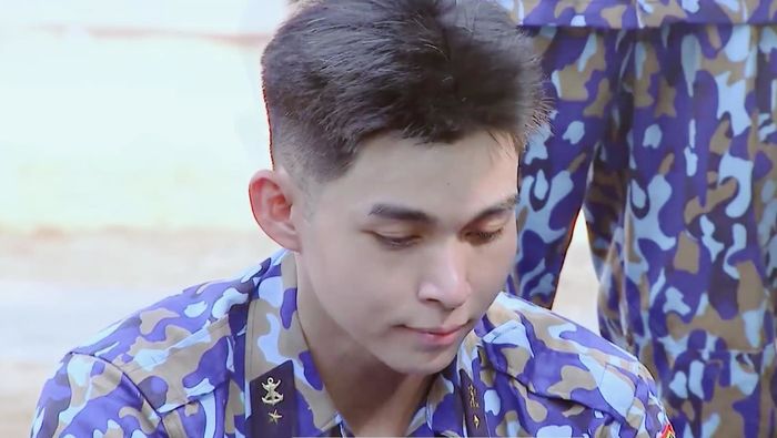 Jun Phạm: Chàng thỏ trắng lột xác trở thành quân nhân cực mạnh mẽ