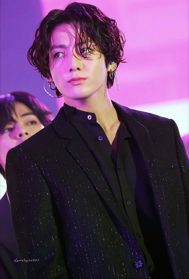 Jungkook được vinh danh là idol dẫn đầu xu hướng thời trang hiện nay