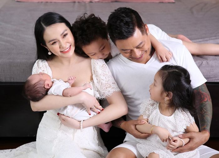 Khoảnh khắc đáng yêu của sao nam Vbiz bên nhóc tỳ khiến fan “lụi tim