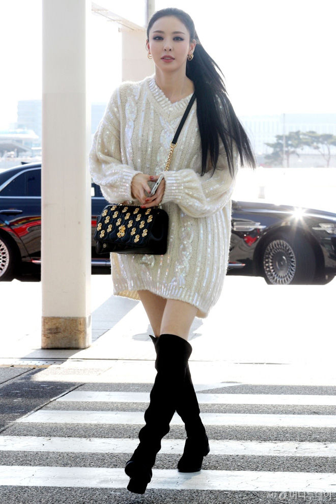Không còn sang chảnh, Jennie (BLACKPINK) bị lu mờ hẳn tại sân bay