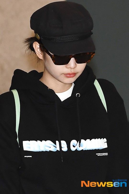 Không còn sang chảnh, Jennie (BLACKPINK) bị lu mờ hẳn tại sân bay