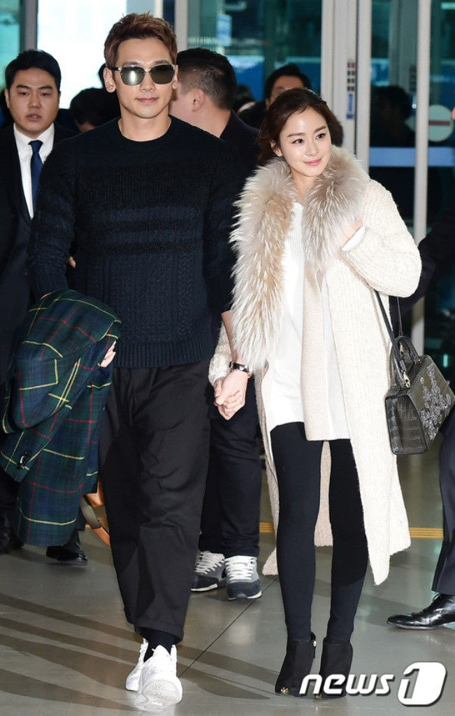 Kim Tae Hee tái xuất sau 40 ngày sinh con: Nhan sắc vô cùng rực rỡ