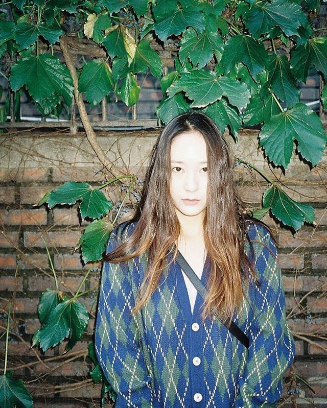 Krystal quay lại Instagram sau 1 tháng “mất tích” vì Sulli qua đời