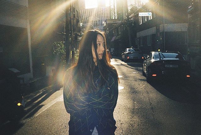 Krystal quay lại Instagram sau 1 tháng “mất tích” vì Sulli qua đời