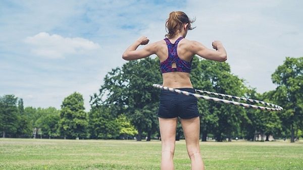 Lắc vòng giảm mỡ bụng: Phương pháp nhanh gọn lấy lại vòng eo con kiến