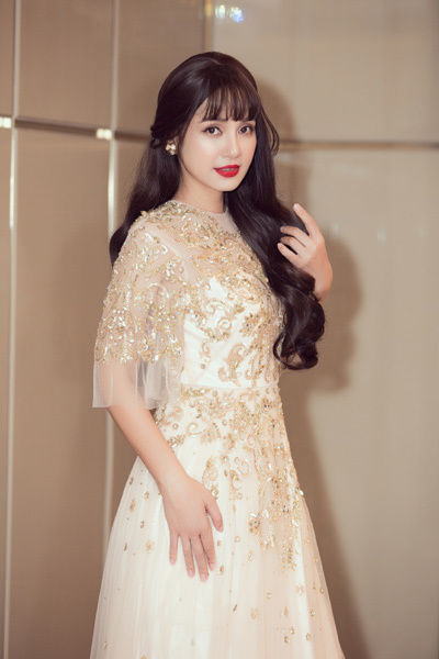 “Lão hóa ngược” phải đỉnh như Việt Trinh, ai cũng “ngả mũ” ngưỡng mộ