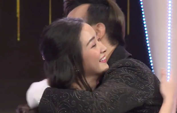Lầy lội, lăn xả hết mình, Jun Vũ ghi điểm khi tham gia gameshow