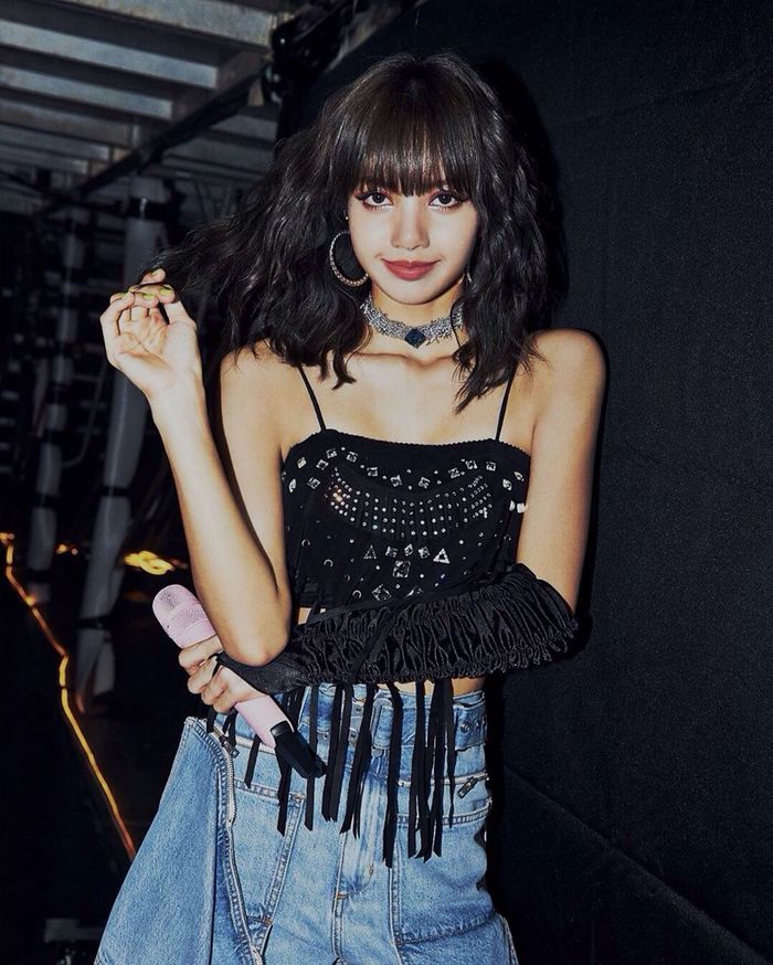 Lisa (Black Pink) chứng minh độ hot của mình bằng lượt follow khủng