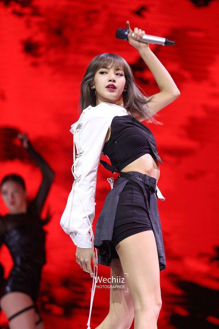Lisa (Black Pink) chứng minh độ hot của mình bằng lượt follow khủng
