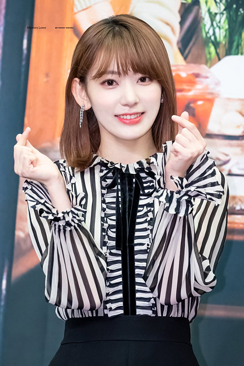 Lisa, Jennie vượt mặt sao Cbiz xếp đầu Top 10 mỹ nhân đẹp nhất Châu Á