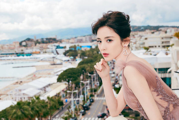 Lisa, Jennie vượt mặt sao Cbiz xếp đầu Top 10 mỹ nhân đẹp nhất Châu Á