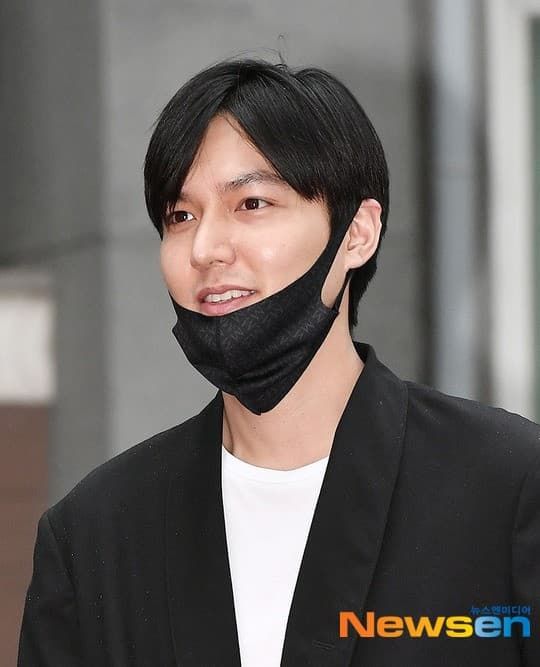 Loạt ảnh cận mặt quá hoàn hảo của Lee Min Ho đốn tim người hâm mộ