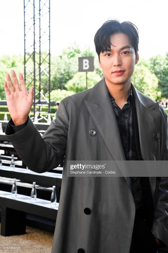Loạt ảnh cận mặt quá hoàn hảo của Lee Min Ho đốn tim người hâm mộ