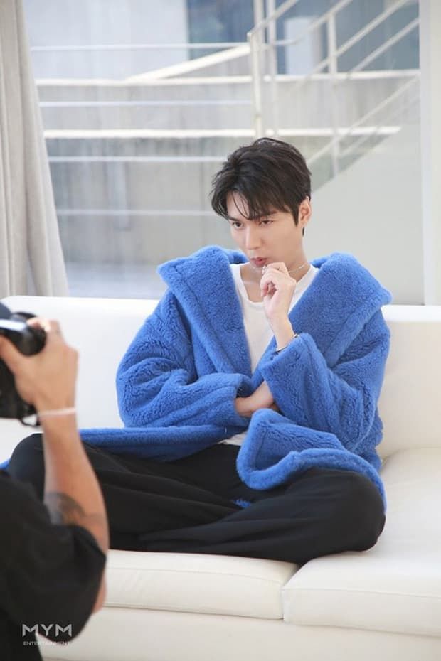 Loạt ảnh cận mặt quá hoàn hảo của Lee Min Ho đốn tim người hâm mộ