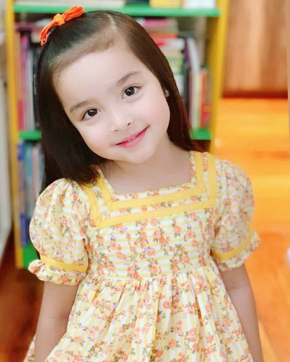 Marian Rivera nổi bật trước Giáng sinh nhưng bé Zia mới là tâm điểm