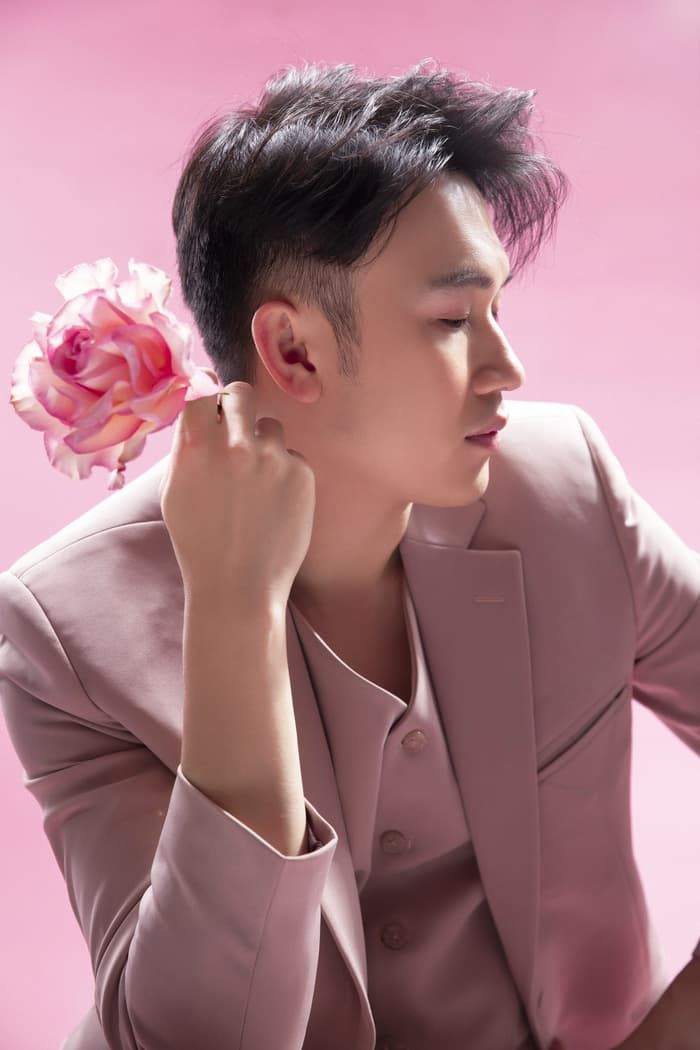 Mẹ con Ngọc Lan cover ảnh Nhi - Thắng, bộ 3 Tự Tâm nhắng nhít selfie