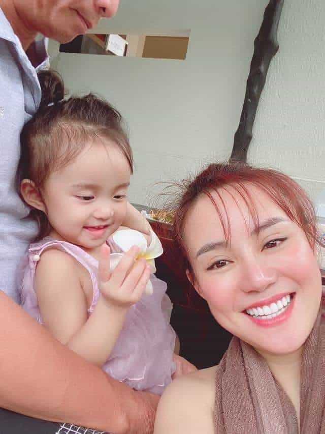 Mẹ con Ngọc Lan cover ảnh Nhi - Thắng, bộ 3 Tự Tâm nhắng nhít selfie
