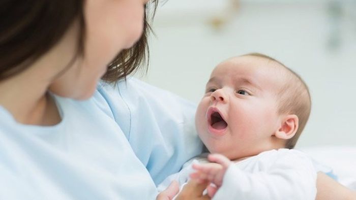 Vợ không tham gia BHXH vẫn nhận trợ cấp thai sản từ bảo hiểm của chồng