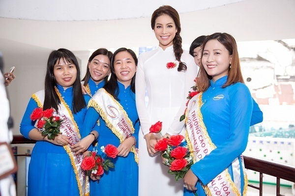 Midu, Phạm Hương và dàn sao Việt xuất thân là giáo viên