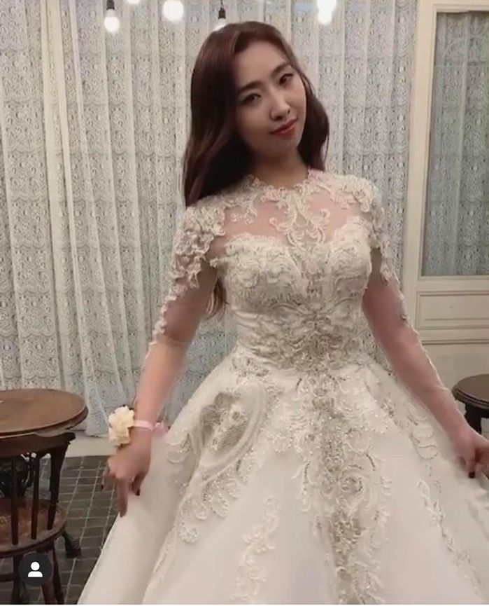 Minzy bất ngờ diện váy cưới, khoe vẻ ngoài xinh đẹp dịu dàng hiếm có